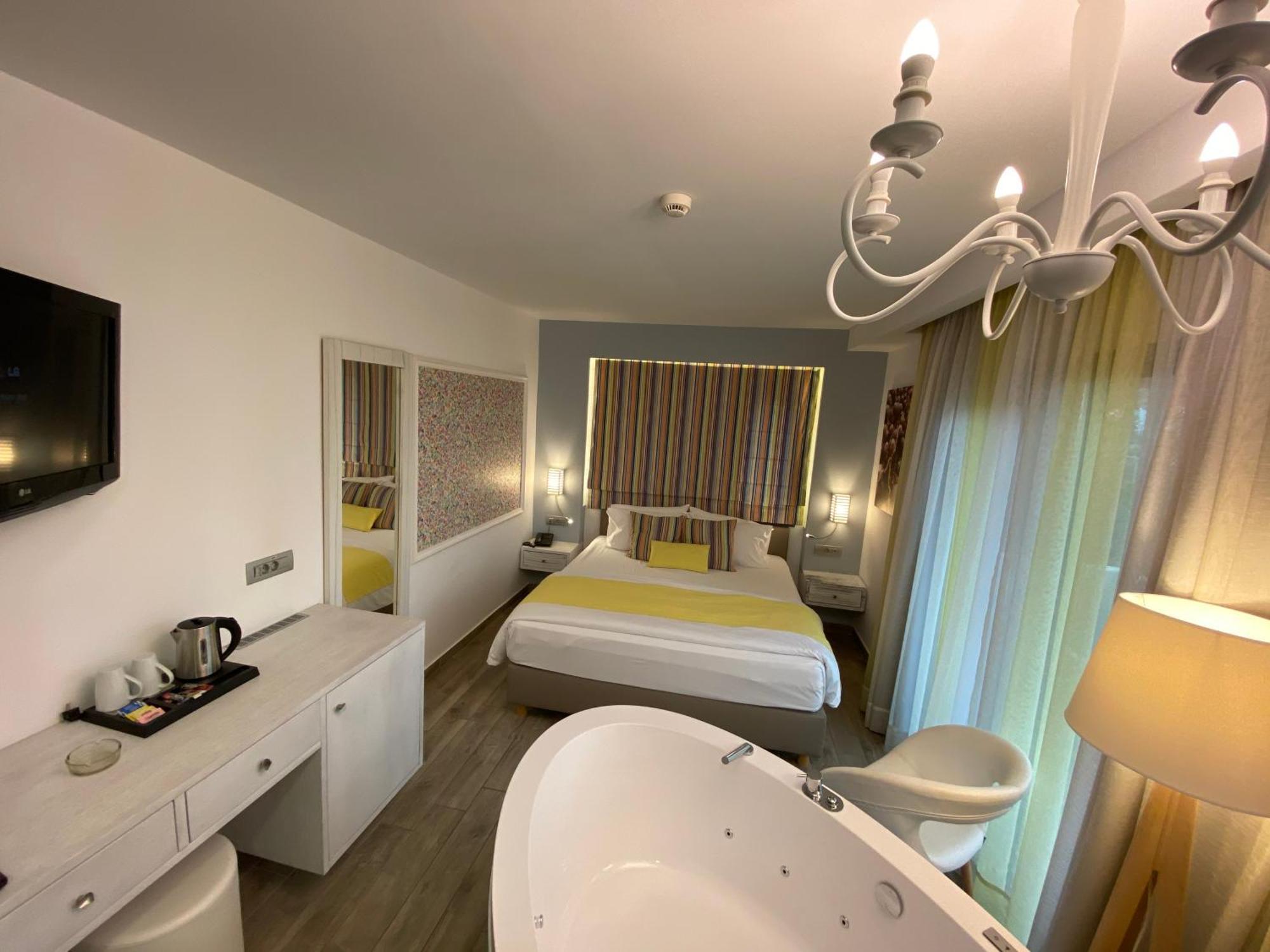 Kyknos Beach Hotel & Bungalows Malia Exterior foto